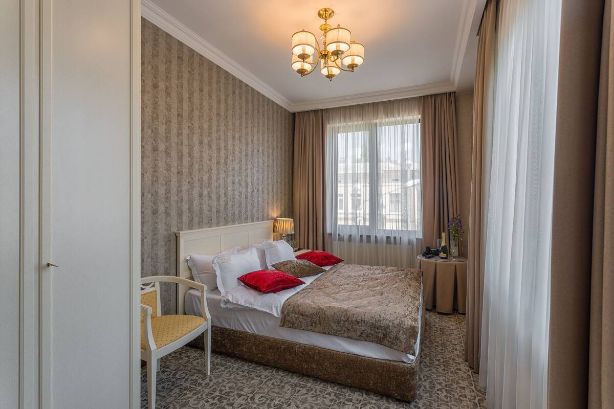 Standard Double Room | In-room safe, soundproofing, iron/ironing board (on request)
