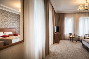 Luxury Suite | Living room