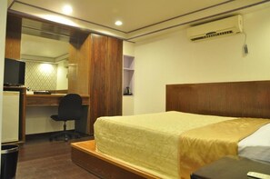 Desk, blackout curtains, iron/ironing board, free WiFi - Chief Hotel (Hsinchu)