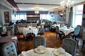 Hádegisverður og kvöldverður í boði, frönsk matargerðarlist