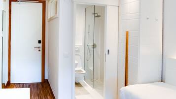 Superior Single Room | In-room safe, desk, iron/ironing board, free cribs/infant beds