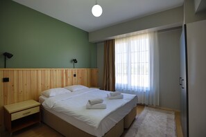 Escrivaninha, quartos à prova de som, ferros/tábuas de passar roupa