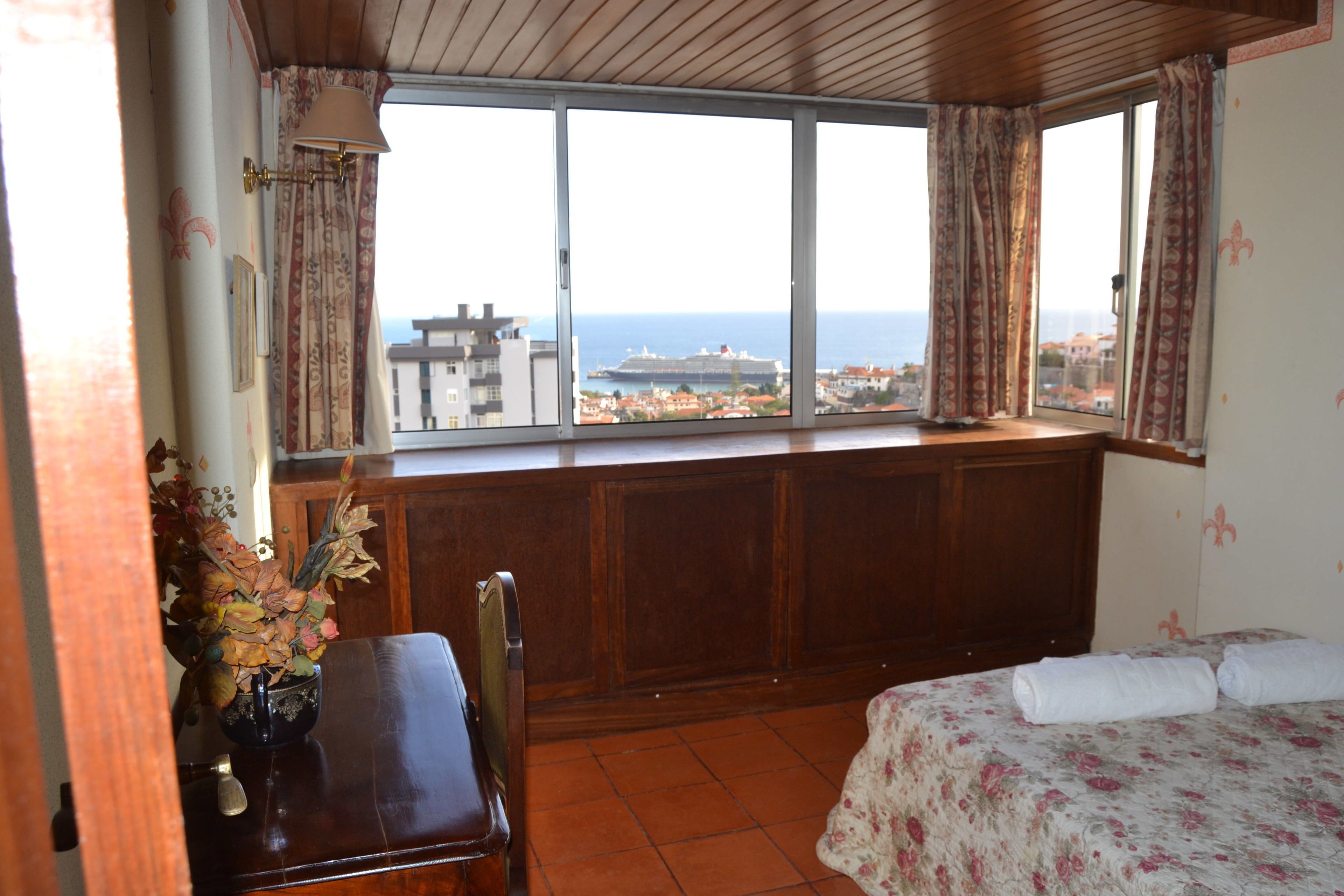 Penthouse, Sea View (Caminho D João, Funchal,AP. DJ A27ET3) | 1 bedroom, in-room safe, iron/ironing board, bed sheets