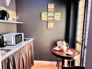 公寓, 簡易廚房 | 隔音、熨斗/熨衣板、免費無線上網、床單