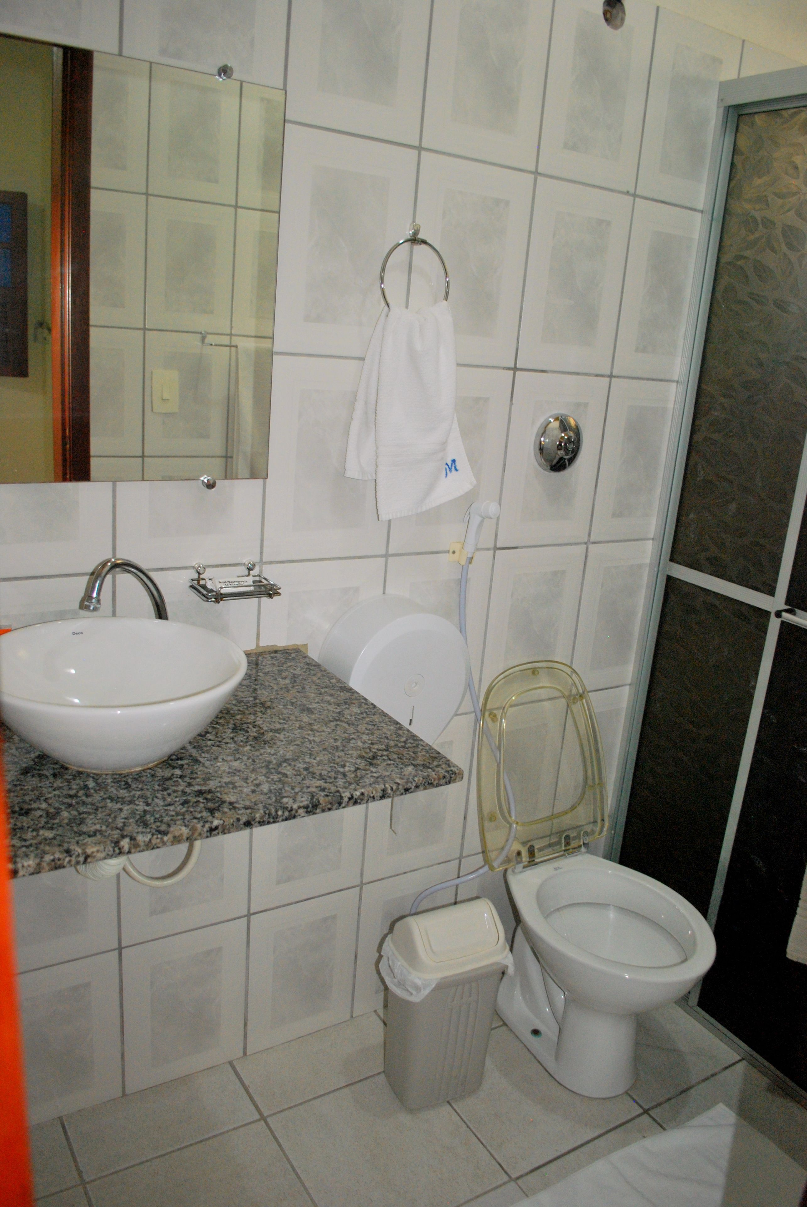 free toiletries, towels