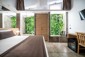 Egyptian cotton sheets, down duvets, minibar, in-room safe - Hotel Paolo II (Rome)