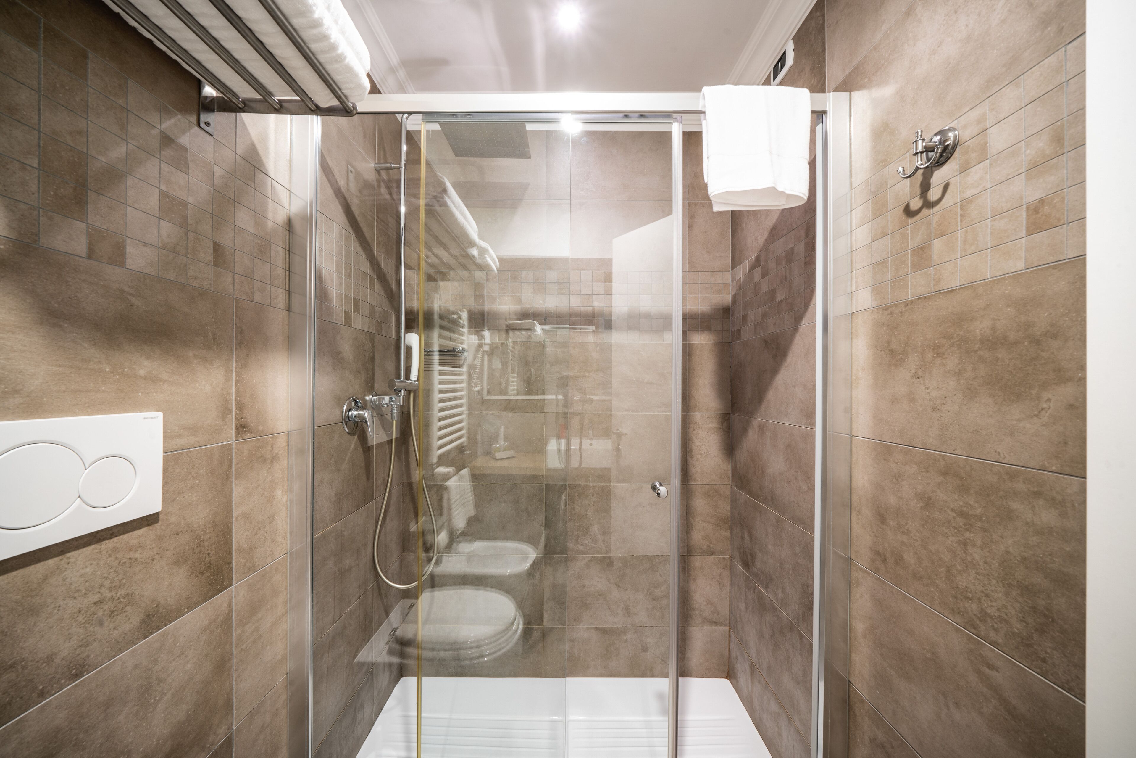 shower, free toiletries, hair dryer, bidet