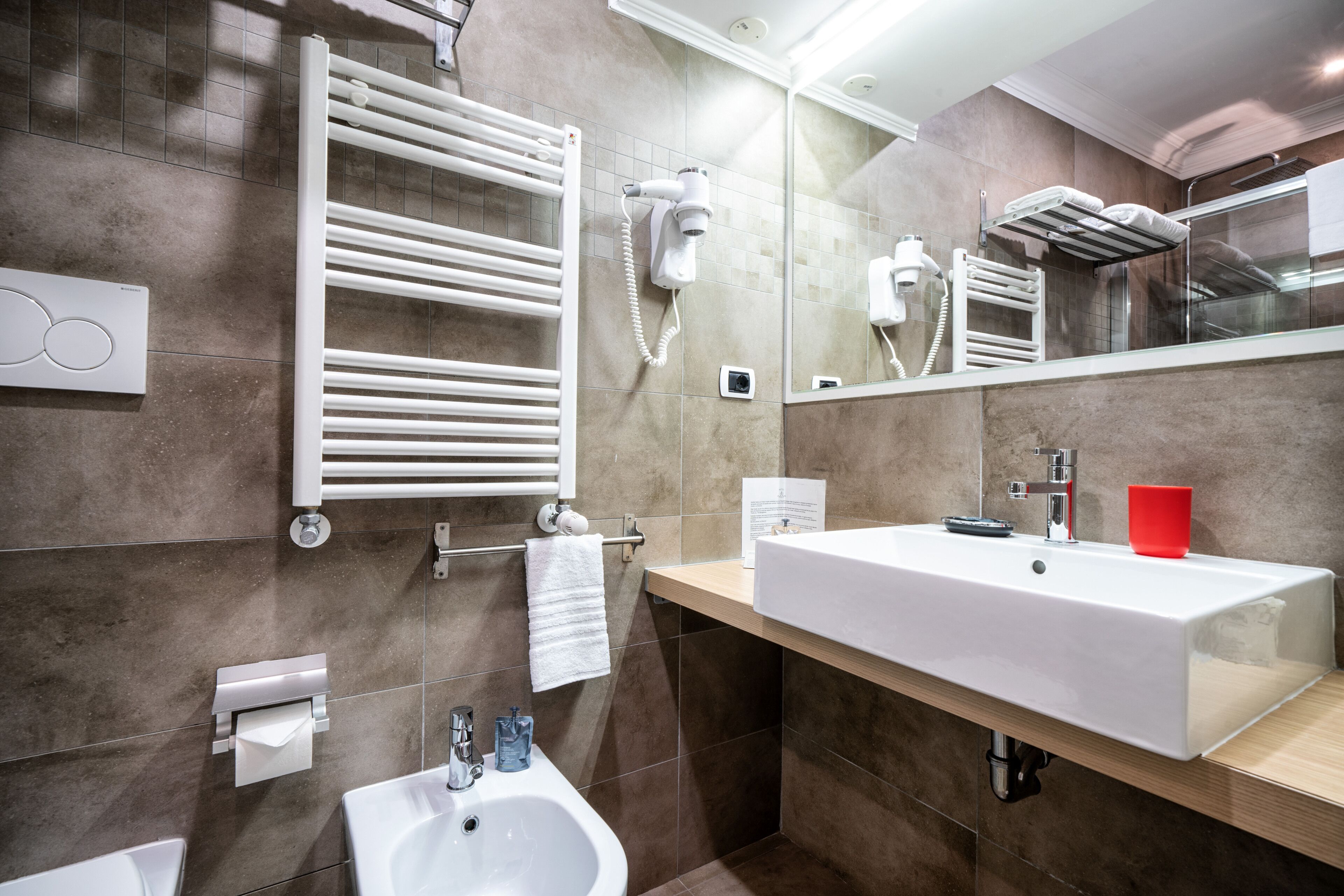 comfort single room | bathroom | shower, free toiletries, hair dryer, bidet
