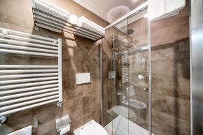 Double or Twin Room | Bathroom | Shower, free toiletries, hair dryer, bidet - Hotel Paolo II (Rome)