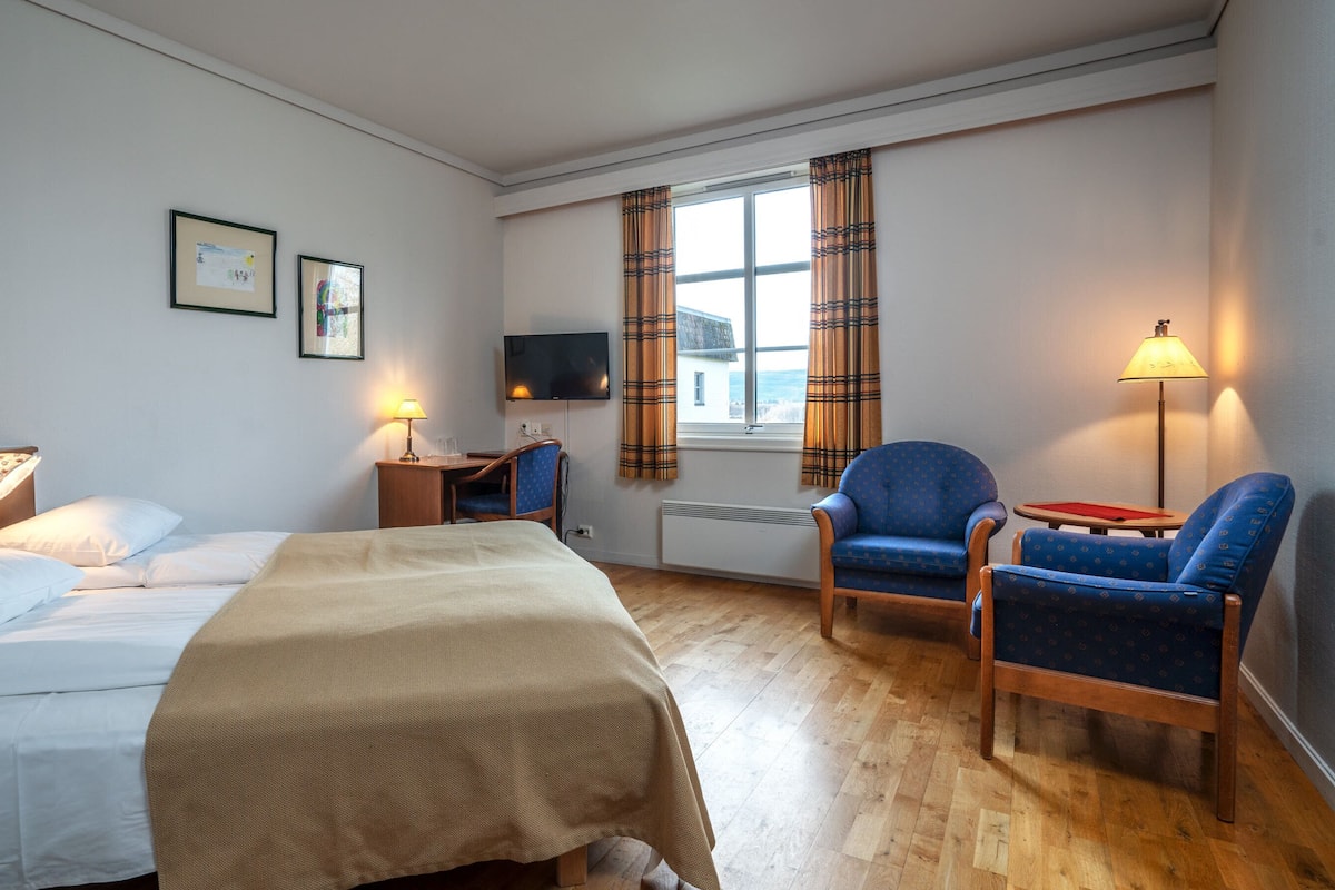 Donsdekens, pillowtop-bedden, een minibar, een kluis op de kamer