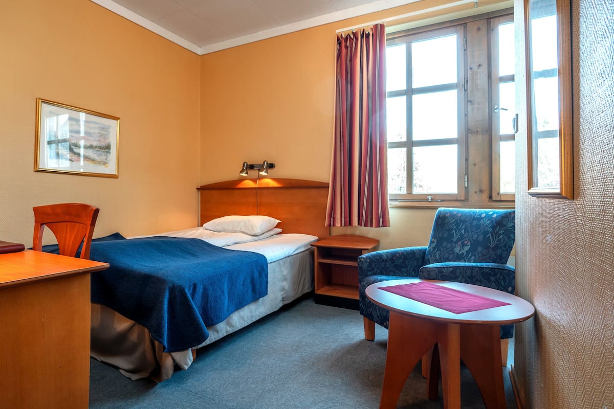 Standard Room, 1 Queen Bed, Non Smoking