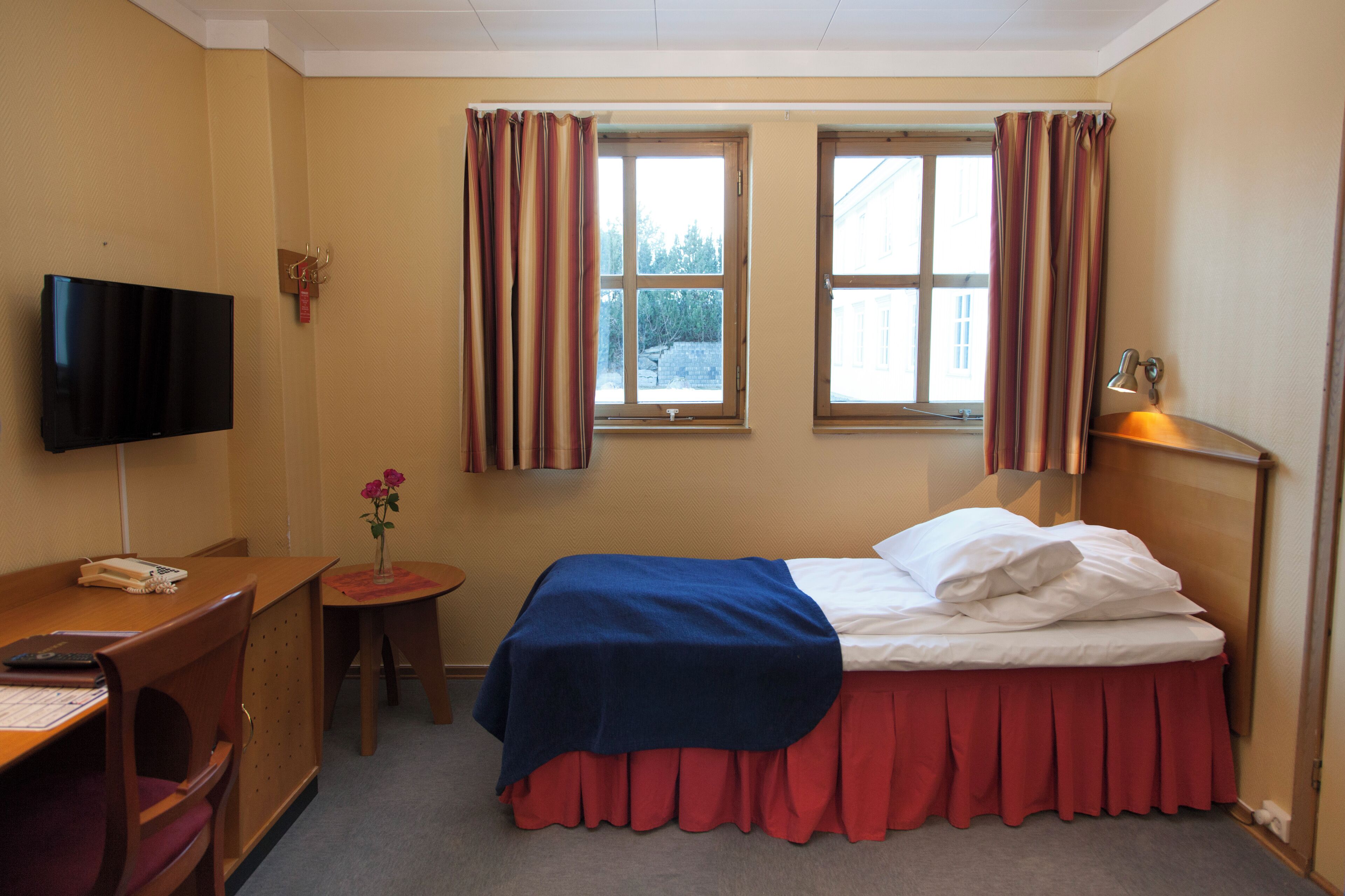 Cubrecamas, colchones con pillow-top y minibar 