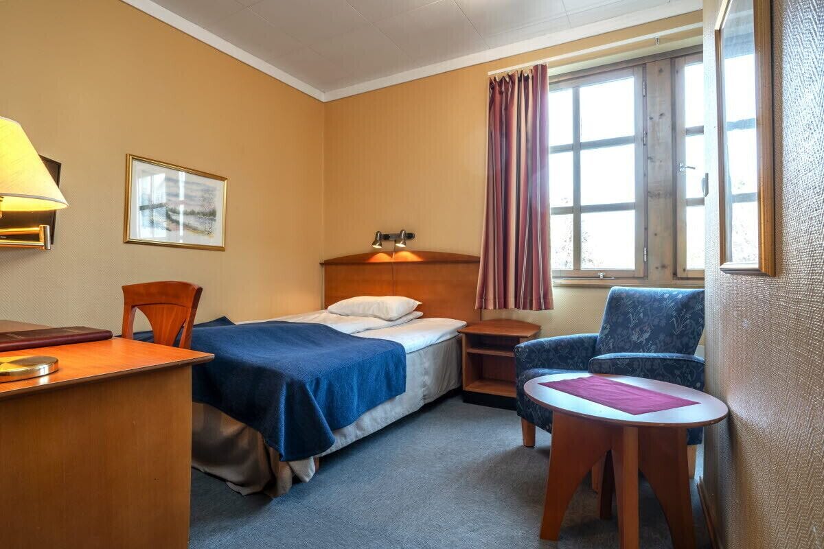 Standaard kamer, 1 queensize bed, niet-roken | Donsdekens, pillowtop-bedden, een minibar, een kluis op de kamer