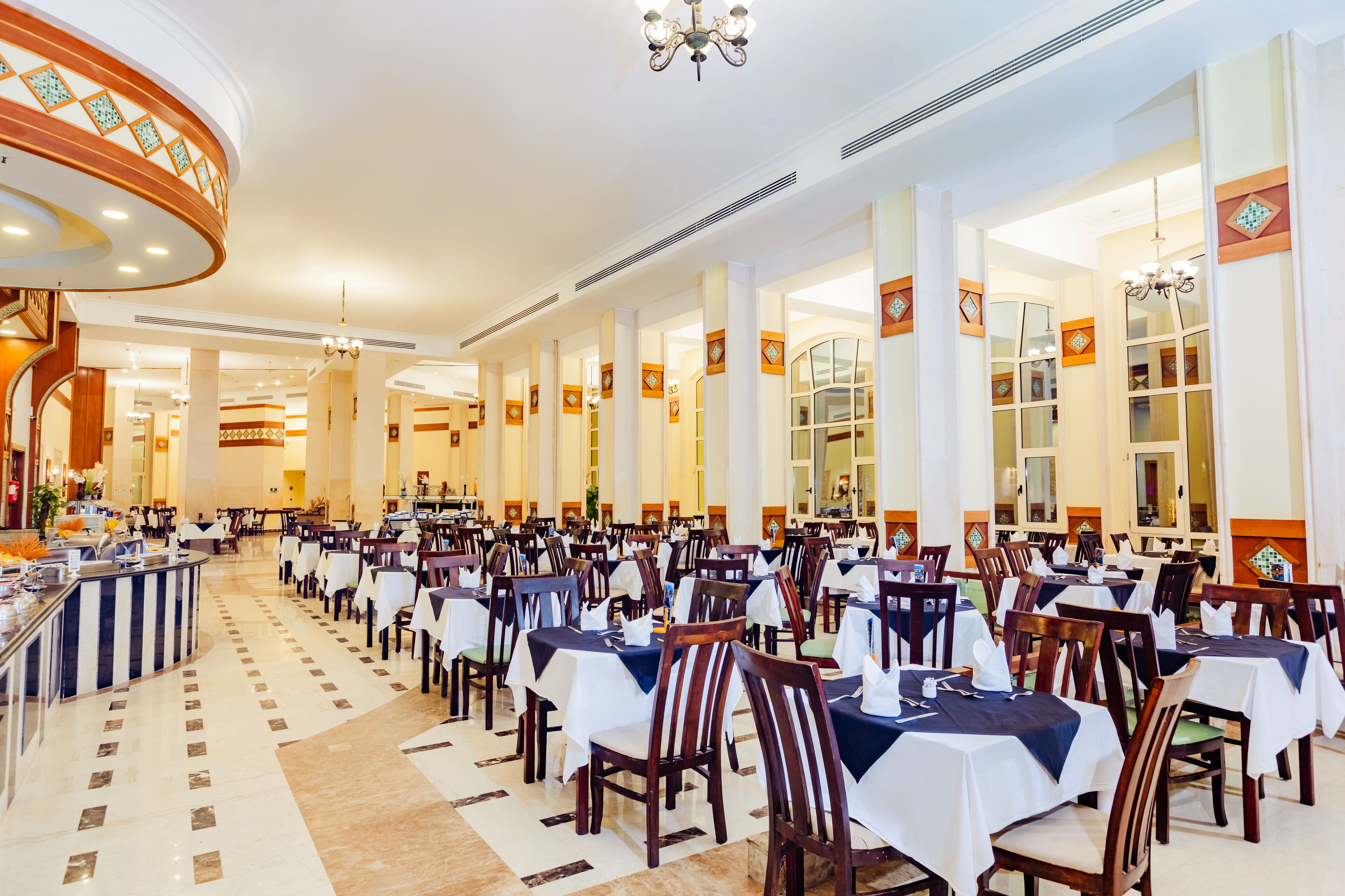 2 restaurants, breakfast, lunch, dinner served; italian cuisine