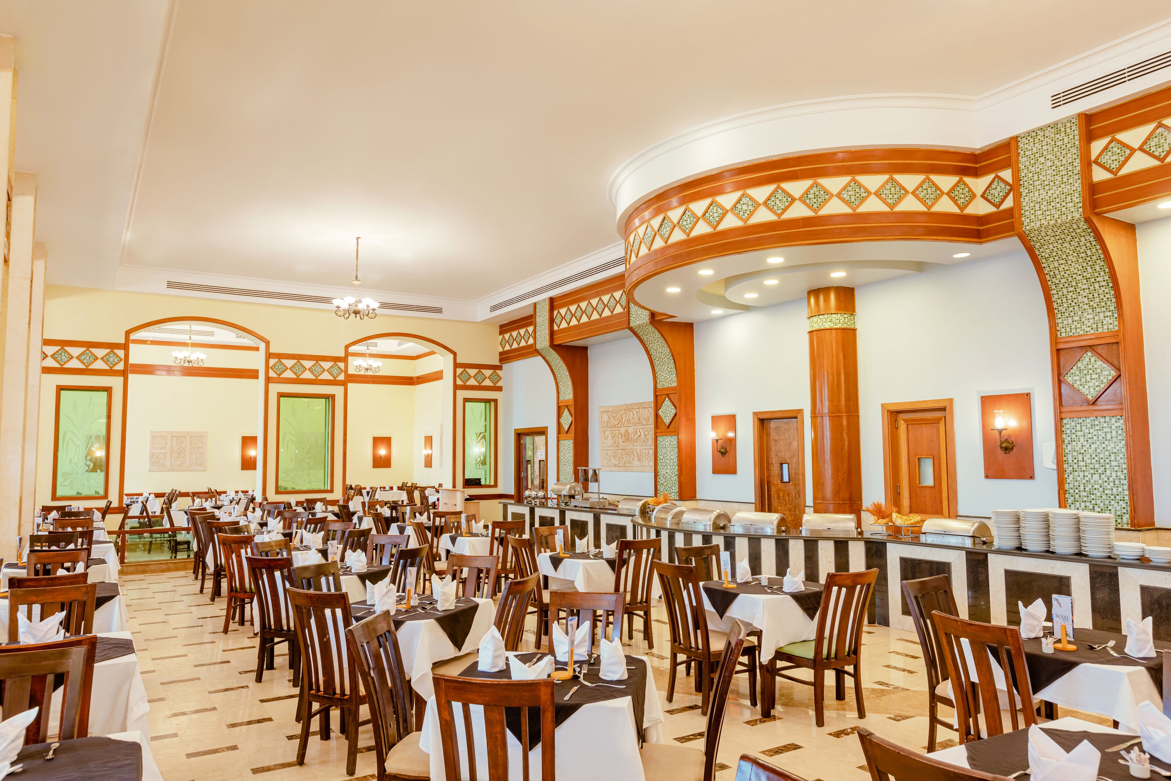 2 restaurants, breakfast, lunch, dinner served; italian cuisine