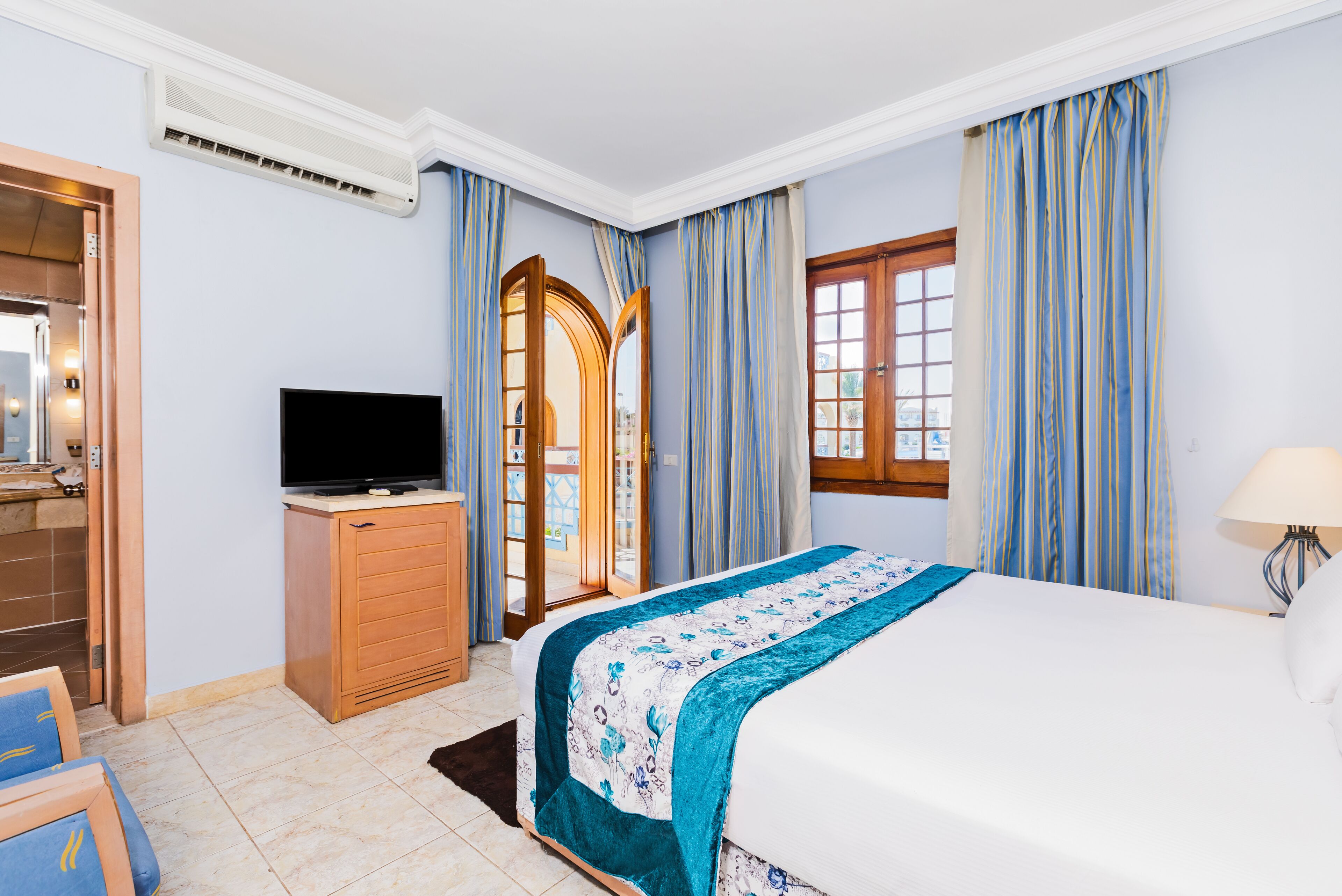 standard double or twin room, 1 bedroom, balcony, pool view | premium bedding, in-room safe, rollaway beds