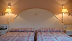 Desk, blackout drapes, free cribs/infant beds, free WiFi - Hotel Harrison Etxea (Amorebieta)