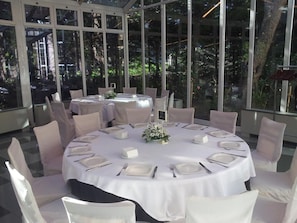 Breakfast, lunch and dinner served  - Hotel Harrison Etxea (Amorebieta)