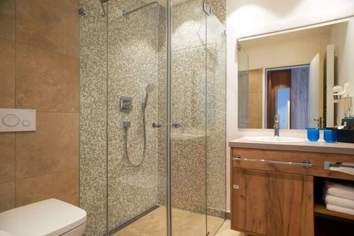 shower, free toiletries, hair dryer, bathrobes