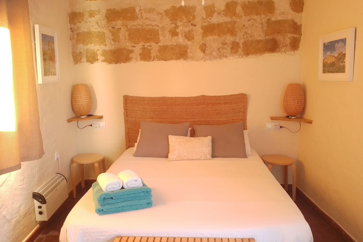 Double Room | 1 bedroom, blackout drapes, cribs/infant beds, free WiFi