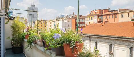 Classic Apartment (Via Lecco 7) | View from room