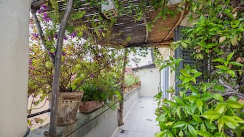 Classic Apartment (Via Lecco 7) | Sacada