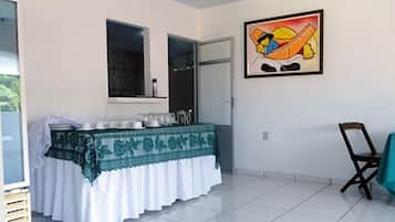 Free daily continental breakfast