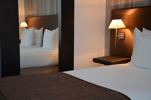 In-room safe, iron/ironing board, free cots/infant beds, free WiFi - Résidence Capitaine Paoli (Paris)