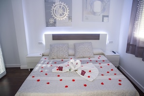 双人房或双床房 | 办公桌、隔音、婴儿床、折叠床/加床（额外收费）