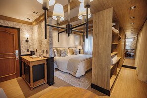 Suíte Master Superior | Frigobar, cofres nos quartos, cortinas blackout