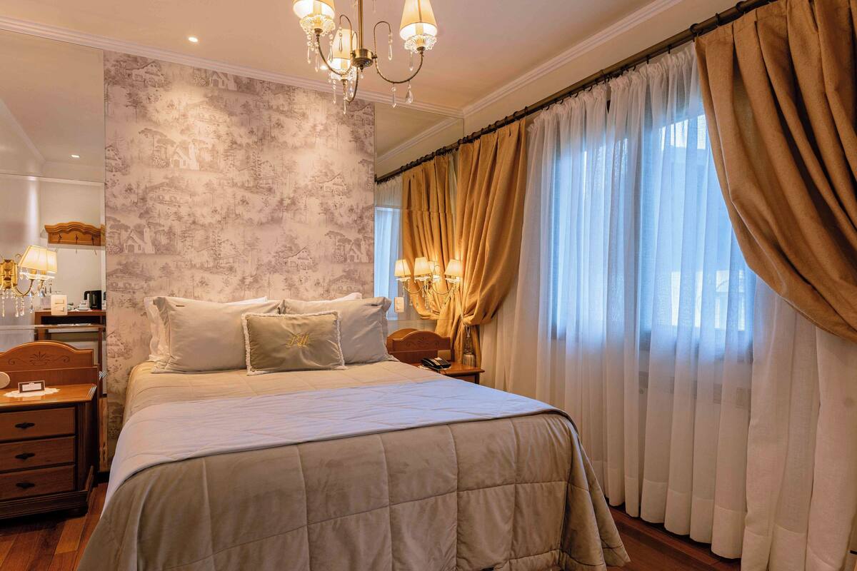 Minibar, in-room safe, blackout curtains, iron/ironing board
