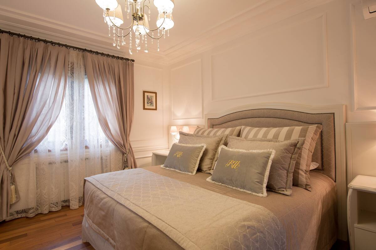 Minibar, in-room safe, blackout curtains, iron/ironing board