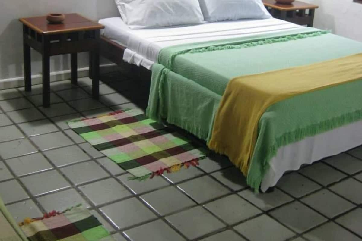 Minibar, rollaway beds