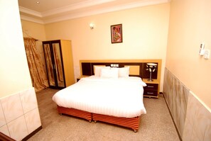 3 bedrooms, internet - Lapour Hotels Ltd (Abuja)