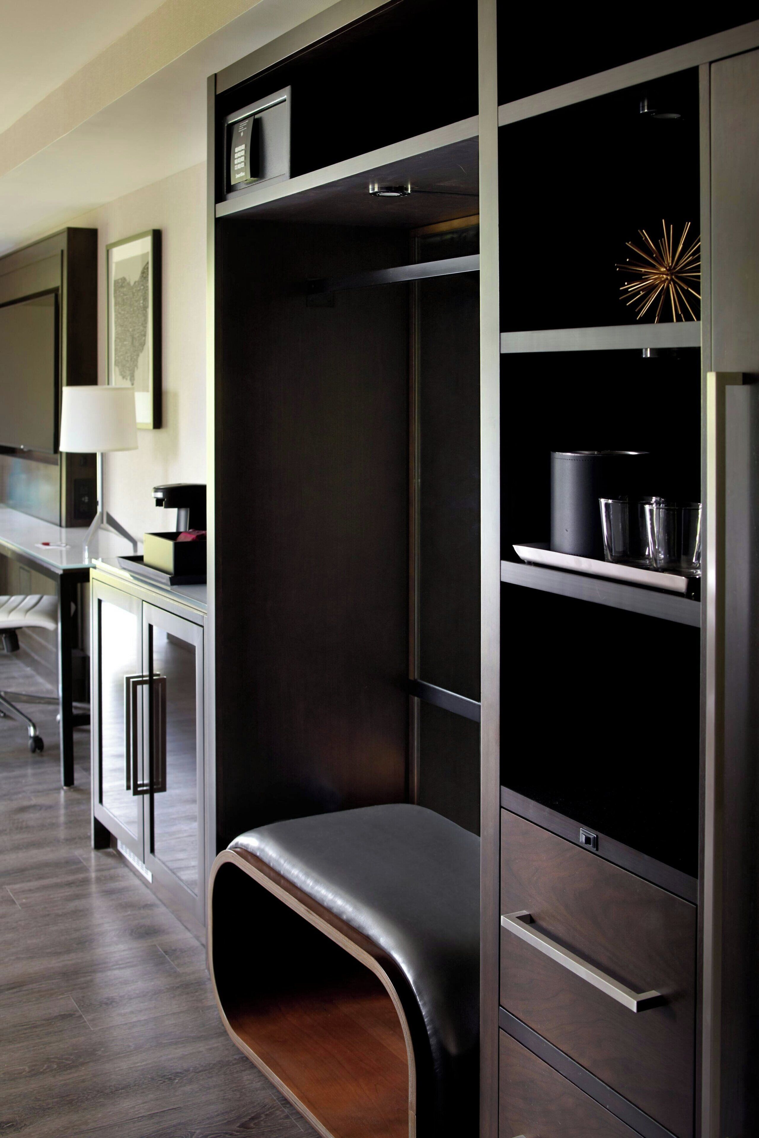 executive room, 1 double bed | hypo-allergenic bedding, in-room safe, desk, laptop workspace