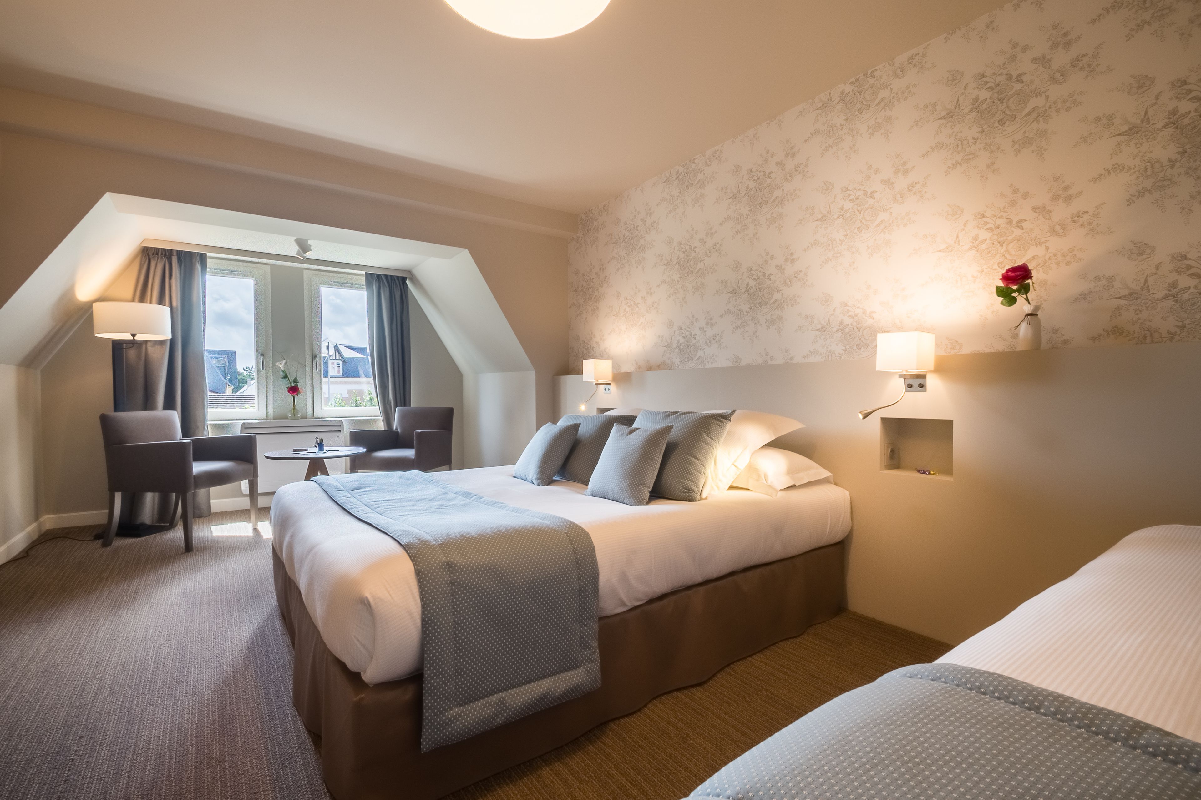 premium room | premium bedding, minibar, in-room safe, desk