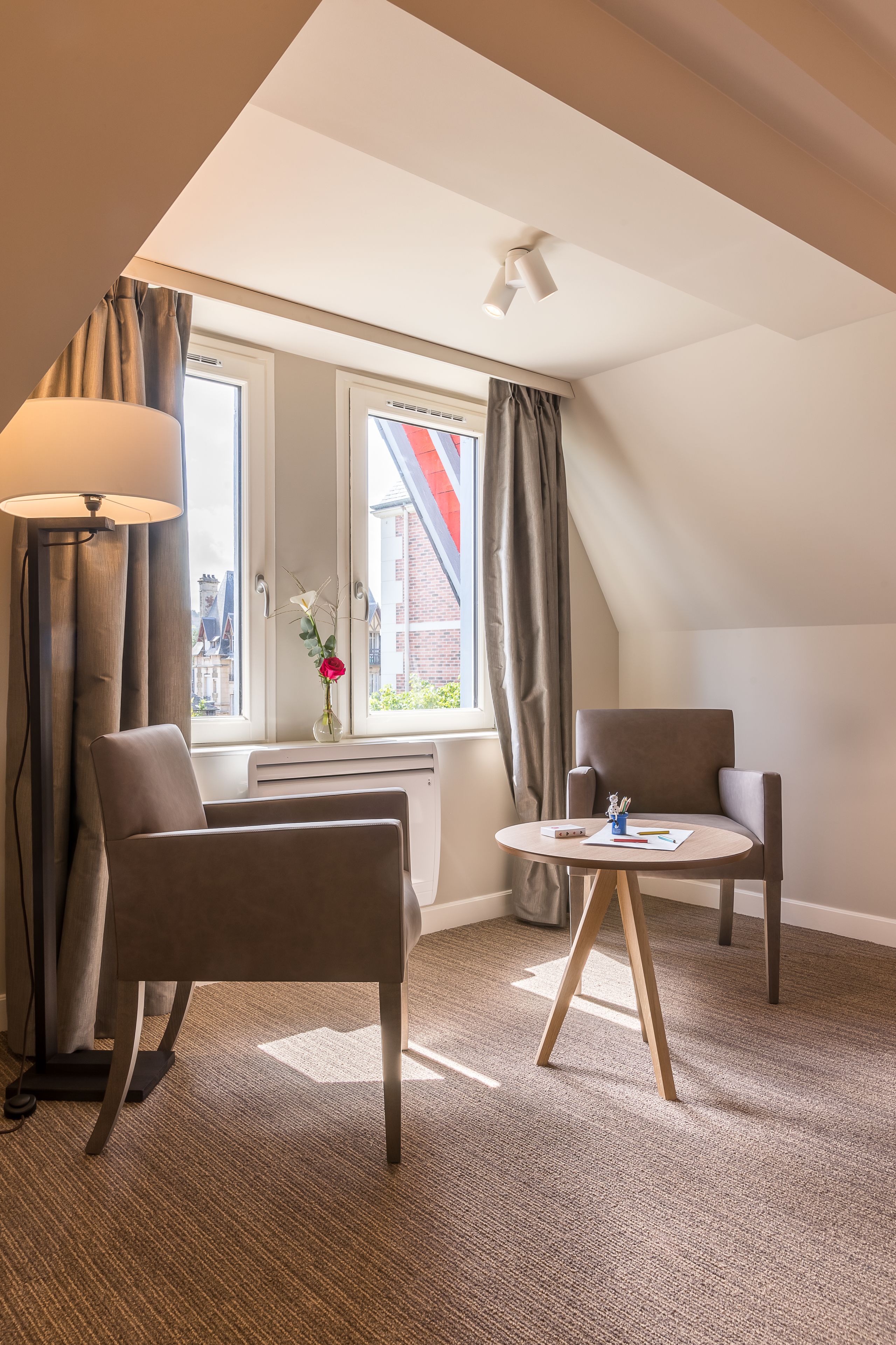 premium room | living area | flat-screen tv