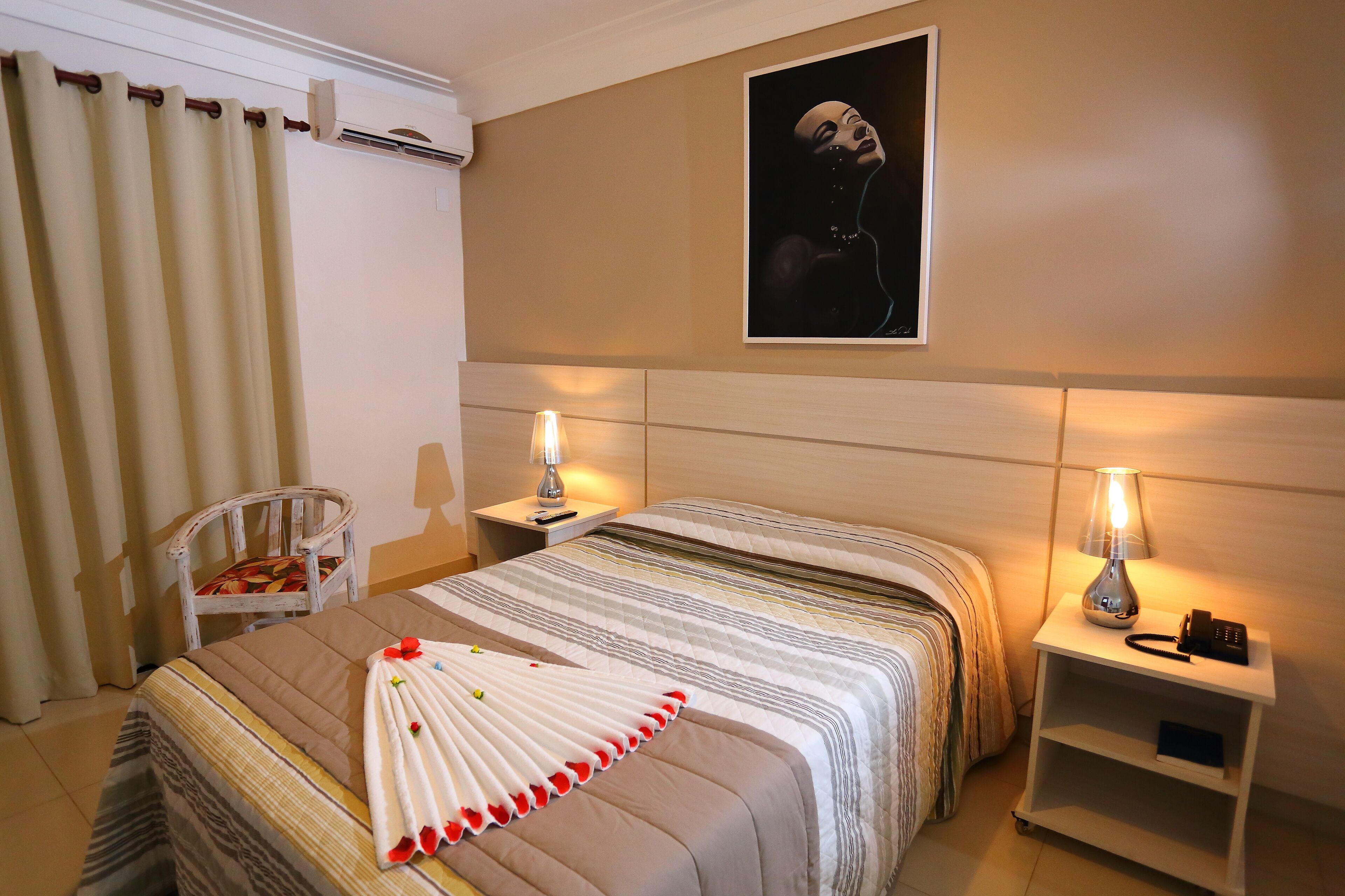 standard room | minibar, in-room safe, desk, blackout curtains