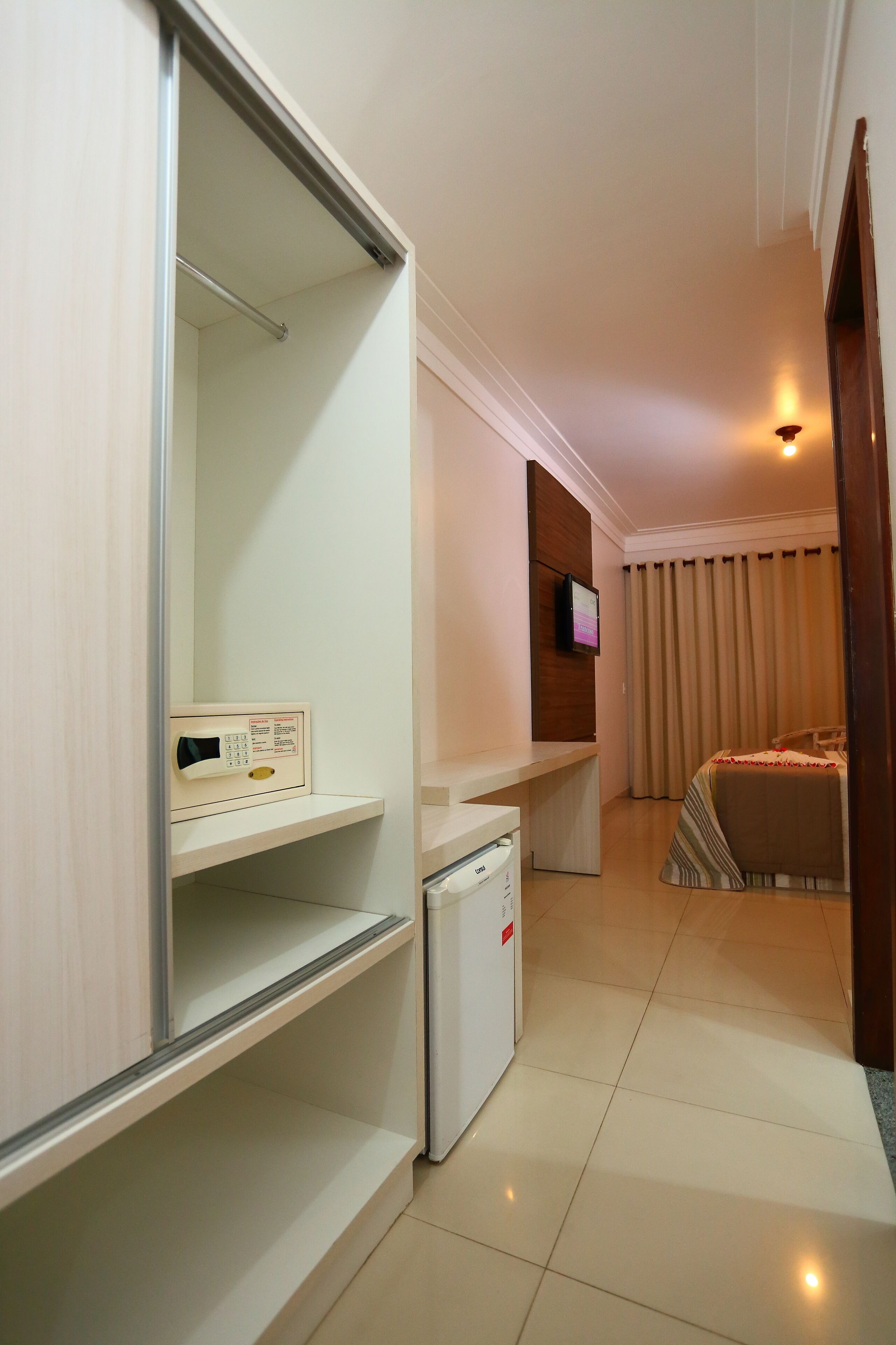 standard room | minibar, in-room safe, desk, blackout curtains