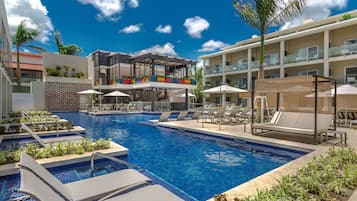 AuĂenpool, LiegestĂŒhle