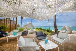 Beach bar - Catalonia Royal La Romana - All Inclusive - Adults Only (San Rafael del Yuma)