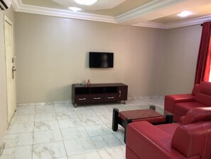 ห้องสวีท, 1 ห้องนอน | ตู้นิรภัยในห้องพัก, โต๊ะทำงาน, พื้นที่ทำงานแบบใช้แล็ปท็อป, Wi-Fi ฟรี