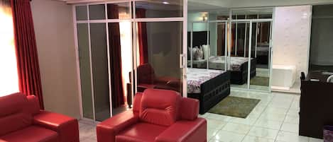 Suite, 1 Bedroom | In-room safe, desk, laptop workspace, free WiFi