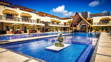 Outdoor pool, sun loungers