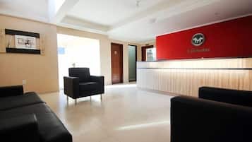 Quầy tiếp tân