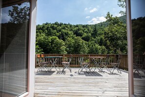 Signature Apartment, Multiple Bedrooms, Kitchen, Mountain View | Balcony view