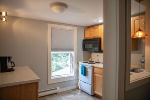 Signature Apartment, Multiple Bedrooms, Kitchen, Mountain View | 1 bedroom, premium bedding, laptop workspace, free WiFi