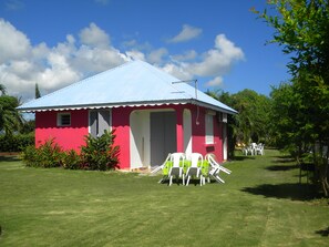 Bungalow | Tabla de planchar con plancha, cunas y wifi gratis