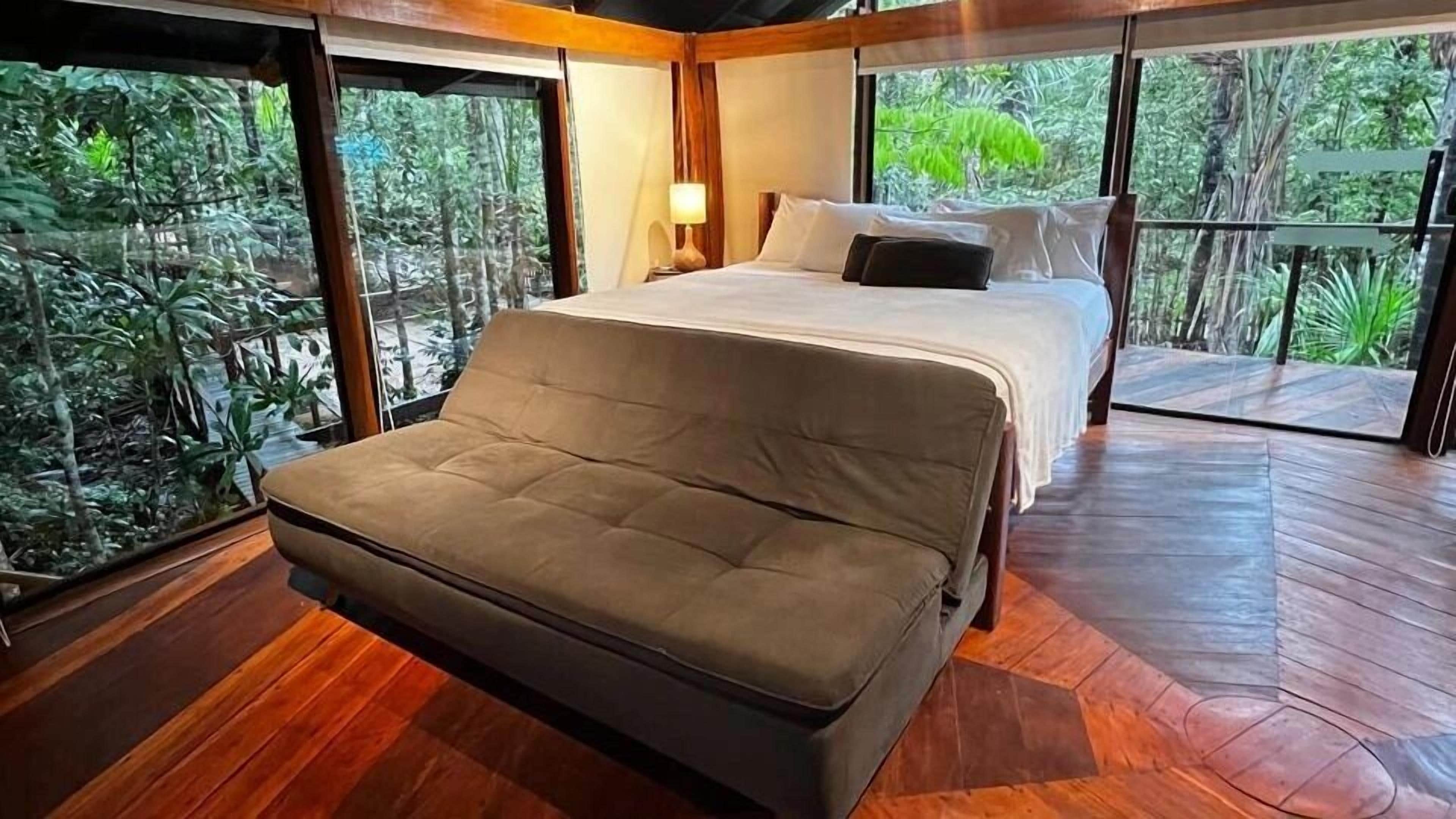 1 bedroom, premium bedding, minibar, laptop workspace