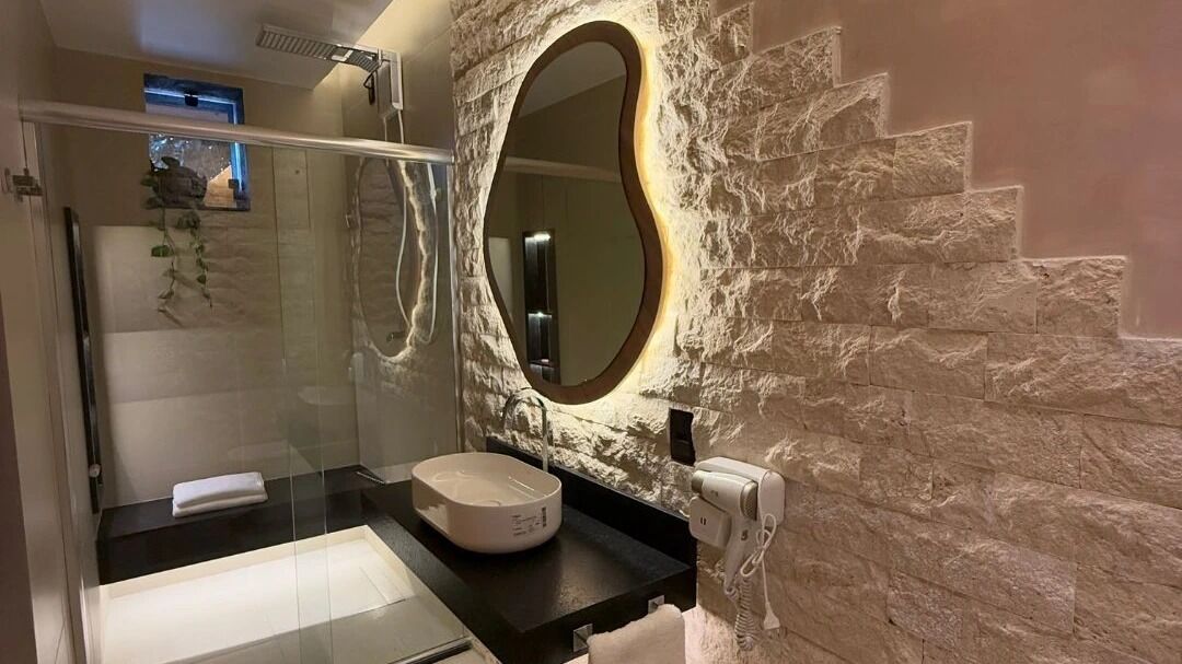 Premium Room, 1 Bedroom, Garden View | Bathroom | Shower, designer toiletries, hair dryer, towels